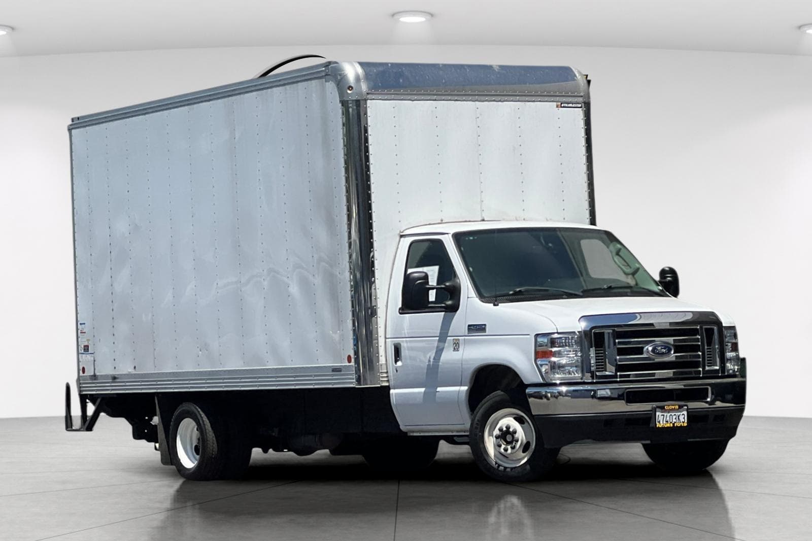 2022 Ford E-450SD Base